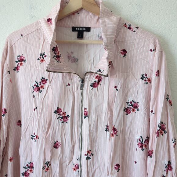 Torrid Jacket Womens 4 4X Pink Floral Zip Layering Top - Picture 5 of 9